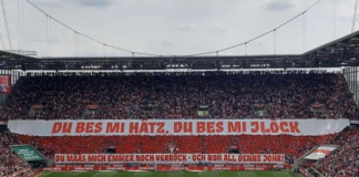 1.FC Köln Südkurve Foto @ Stadionkind Paule Rot Wiess