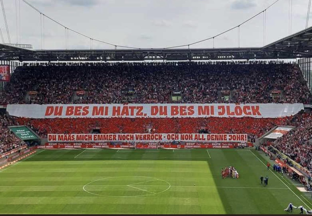 1.FC Köln Südkurve Foto @ Stadionkind Paule Rot Wiess