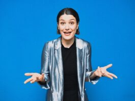 Für ihre Herbsttour lädt das Fuchsthone Orchestra die junge und brillante Vibraphonistin und Percussionistin Evi Filippou ein. ©Leon-Maria-Plecity