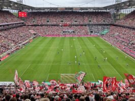 1. FC Köln dreht das Spiel gegen Hoffenheim – und Jazzie darf doch noch jubeln 3:2 1. FC Köln gegen Hoffenheim Live Foto @buedchenmicha.blueeskysocial