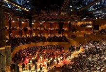 Highlights der Filmmusik: Ennio Morricone, John Williams, Martin Böttcher, Hans Zimmer – von epischen Abenteuern bis zu romantischen Dramen.