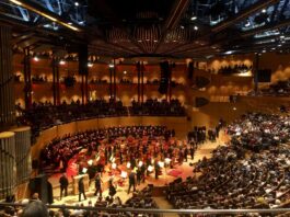 Highlights der Filmmusik: Ennio Morricone, John Williams, Martin Böttcher, Hans Zimmer – von epischen Abenteuern bis zu romantischen Dramen.