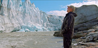 Nirgendwo sieht Al Gore die Zeichen der globalen Erwärmung so drastisch wie am Fuß schmelzender Gletscher. Foto (c)"obs/3sat/ZDF/Paramount Pictures/Participa"