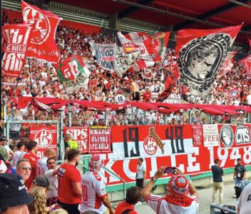 1.FC Köln mit DFB Pokalsieg gegen Jahn Regensburg Foto (c) Schoti75 - Büdechenmicha