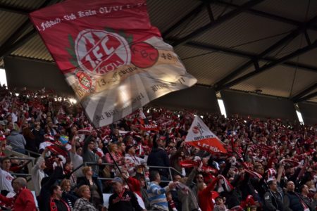 1.FC Köln 40 000 geben ihr Bestes. Guter Einsatz gegen Greuter Fürth
