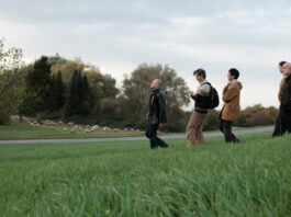 Vorbesichtigung mit Frank Schulte, Pierre Berthet, Rie Nakajima, Kathrin Jentjens, hans w. koch, Monheim am Rhein, Rheinwiesen, Foto: Niclas Weber