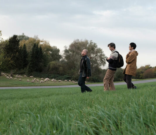 Vorbesichtigung mit Frank Schulte, Pierre Berthet, Rie Nakajima, Kathrin Jentjens, hans w. koch, Monheim am Rhein, Rheinwiesen, Foto: Niclas Weber