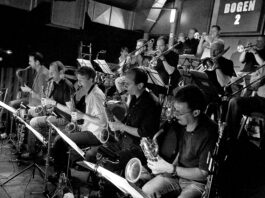 Nach fast 2 Jahren ohne Auftrittsmöglichkeit haben wir es geschafft für die Big Band Convention einen Auftritt im Ruderverein zu organisieren