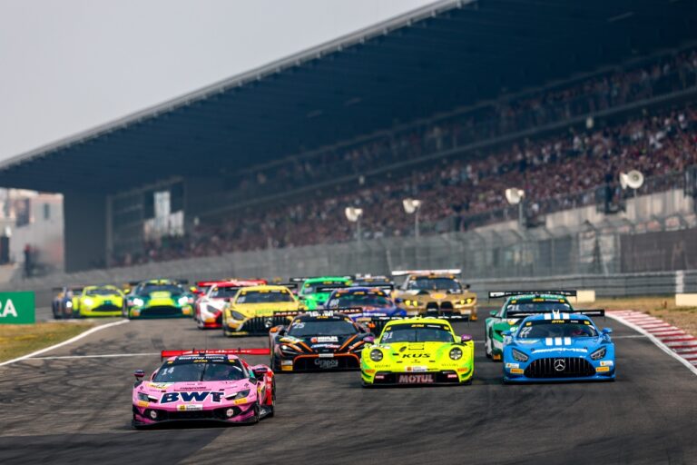 Matteo Cairoli ging als Pole-Setter in den elften Meisterschaftslauf DTM, 11. + 12. Rennen Nürburgring 2026 #22 Mercedes-AMG GT3 EVO, Landgraf Motorsport: Lucas Auer, #14 Ferrari 296 GT3 EVO, EMIL FREY RACING: Matteo Cairoli - picture by Gruppe C Photography