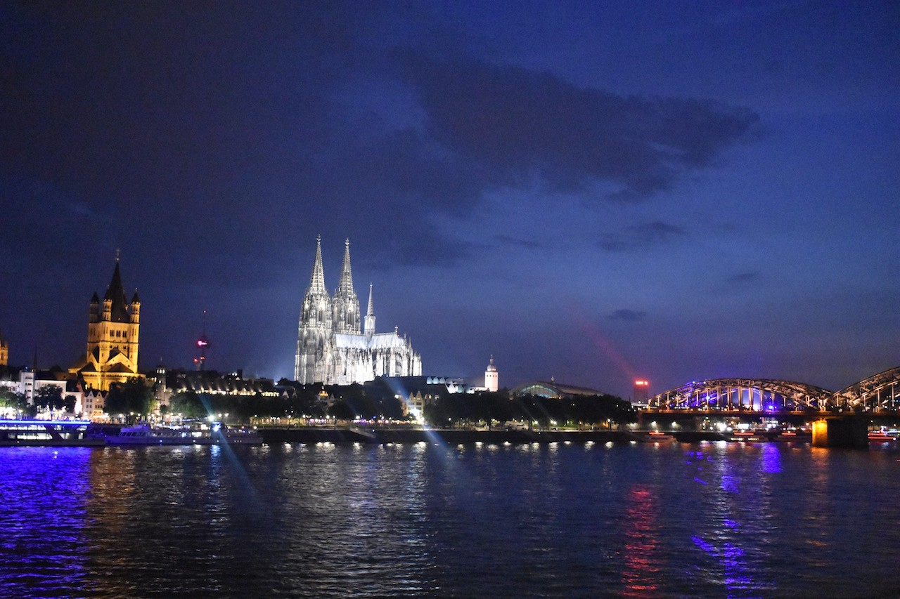 Der Kölner Dom bei Nacht