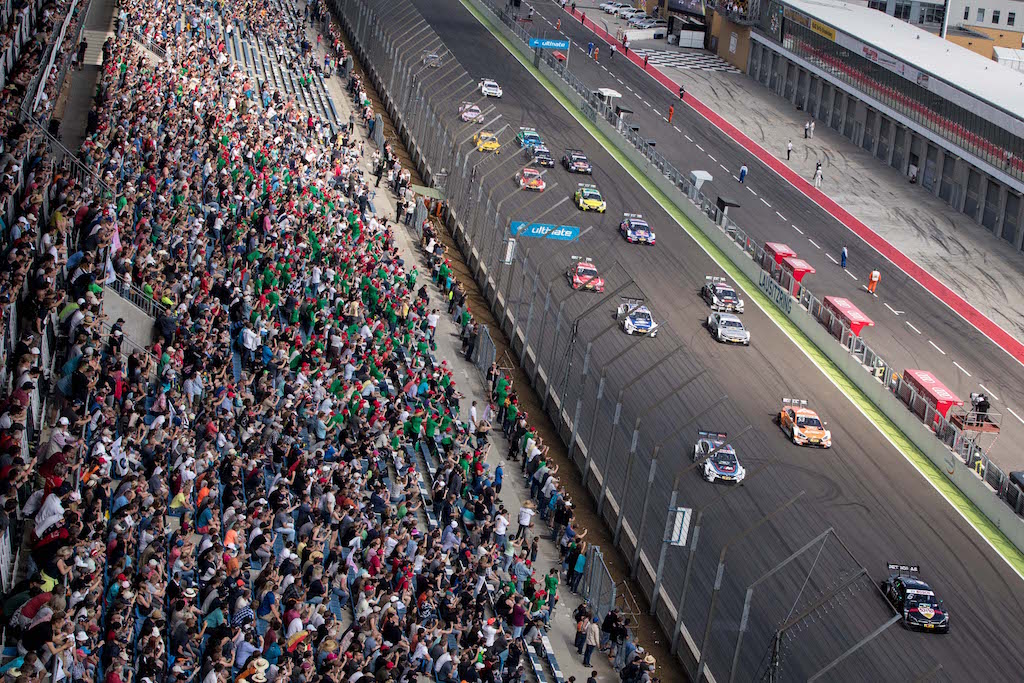 Motorsports: DTM Race Lausitzring, Saison 2017 - 2. Event Hockenheimring, GER, # 6 Robert Wickens (CAN, HWA AG, Mercedes-AMG C63 DTM), # 53 Jamie Green (GBR, Audi Sport Team Rosberg, Audi RS5 DTM), # 31 Tom Blomqvist (GBR, BMW Team RMR, BMW M4 DTM)