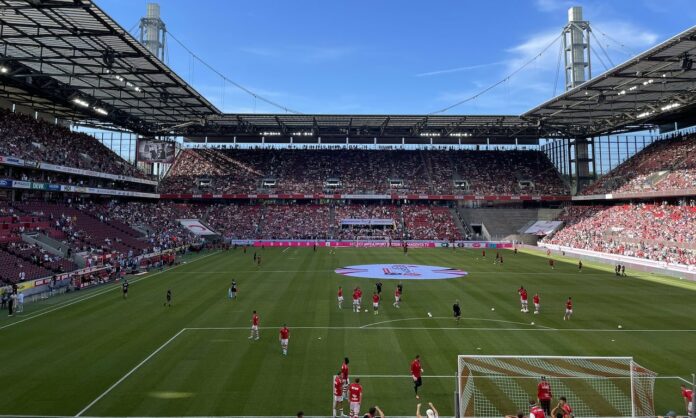 1.FC Köln gegen AC Mailand Foto Stadionkind @ftamsut :-)