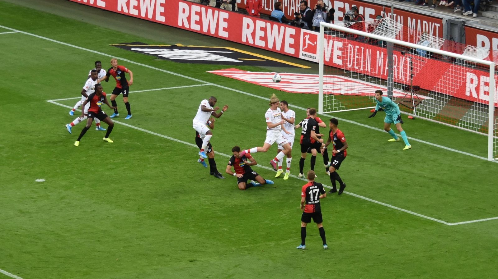 1.FC-Köln Anthony Modeste Kopfball Jarstein hält