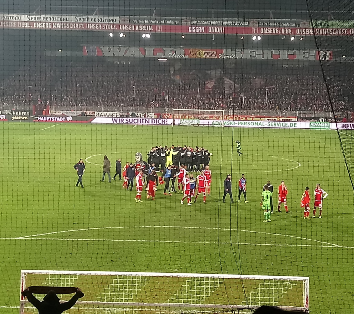 1.FC Köln bei FC Union Berlin Foto(c) @gelbster 1.FC Köln bei FC Union Berlin Foto(c) @gelbster