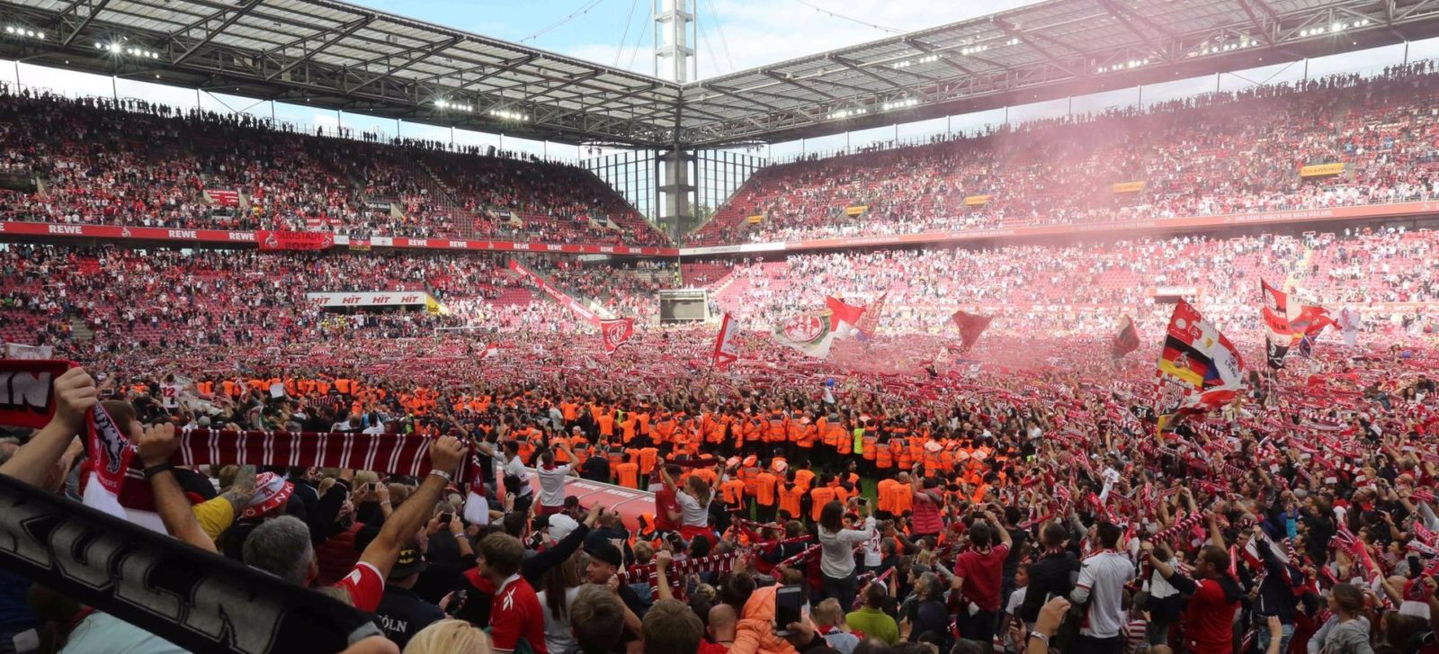 1FC Finale RheinEnergieStadion