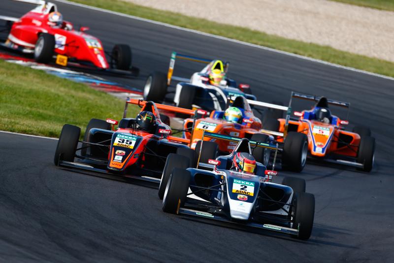 ADAC Formel 4, Lausitzring, US Racing, Jannes Fittje, Van Amersfoort Racing, Kami Laliberté Foto:@ADAC Motosport