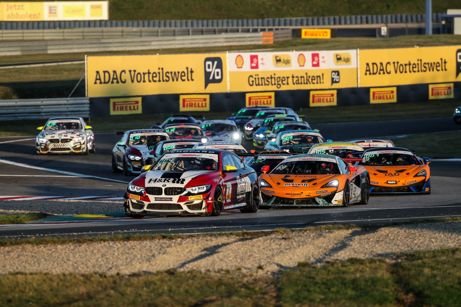 Hohes Interesse an der ADAC GT4 Germany bei den ADAC GT Masters