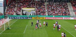 Der 1.FC Köln scheidet im DFB Pokal im Elfmeterschießen aus Foto (c) Stadionkind @Schoti75