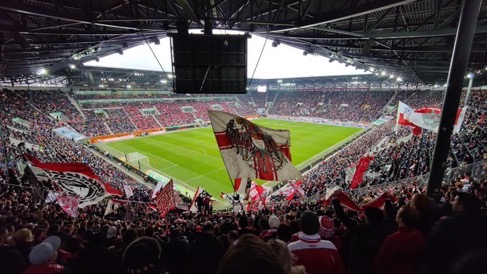 1. FC Köln holt die volle Punktzahl in Augsburg Foto Stadionkind (c)@schoti75