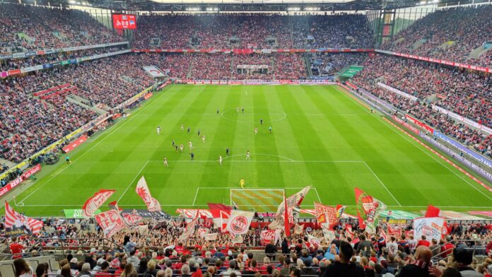 1. FC Köln gegen Hertha BSC Berlin Foto (c) Stadionkind Micha @schoti75