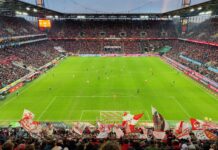 Köln gegen den FC Augsburg Foto Stadionkind (c) @Schoti75