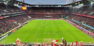 Köln gegen den FC Augsburg Foto Stadionkind (c) @Schoti75