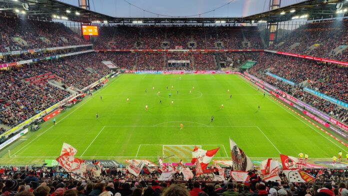 Köln gegen den FC Augsburg Foto Stadionkind (c) @Schoti75