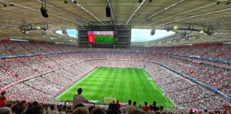 FC Bayern München gegen den 1. FC Köln Foto Stadionkind @schoti75