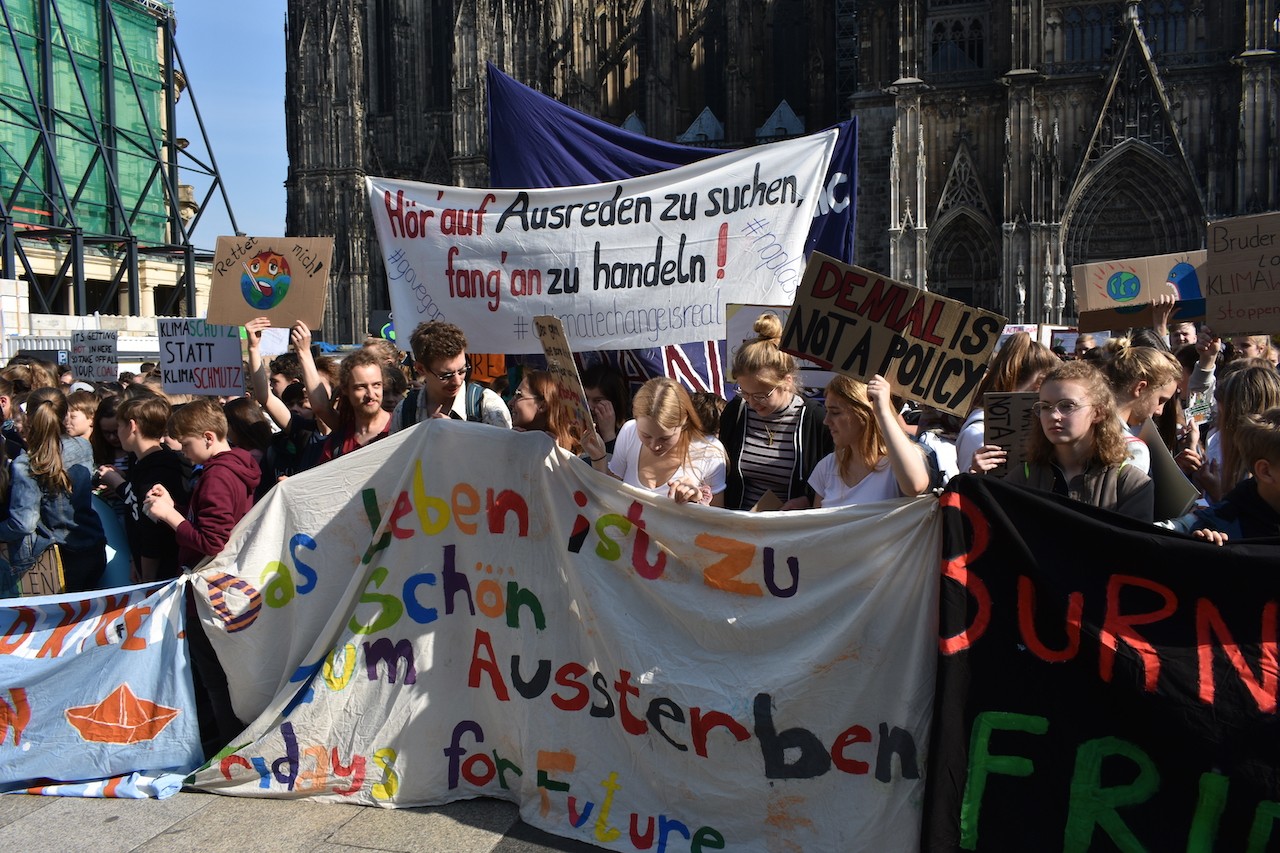 Fridaysforfuture -Parentsforfuture -Schoolstrike4Climate in Köln