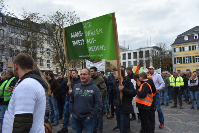Landwirte demonstrieren in Bonn „Land schafft Verbindung – wir rufen zu Tisch“