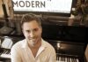 Das ist Marcel von Modern Music und er hilft dir am Jazz Piano