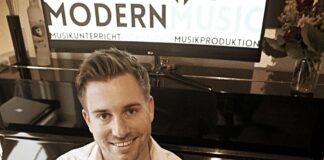 Das ist Marcel von Modern Music und er hilft dir am Jazz Piano