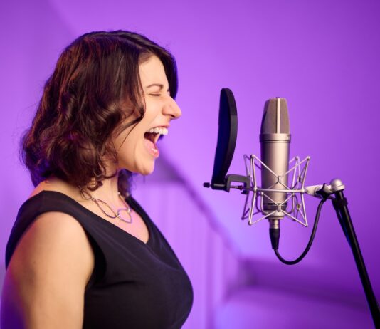 NADU meldet sich mit ihrer neuen Single „Ich bin laut“ Foto @ hollermann.media