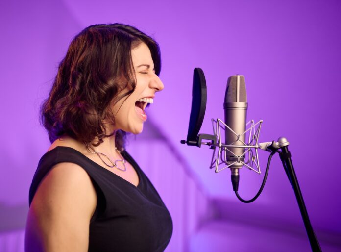 NADU meldet sich mit ihrer neuen Single „Ich bin laut“ Foto @ hollermann.media