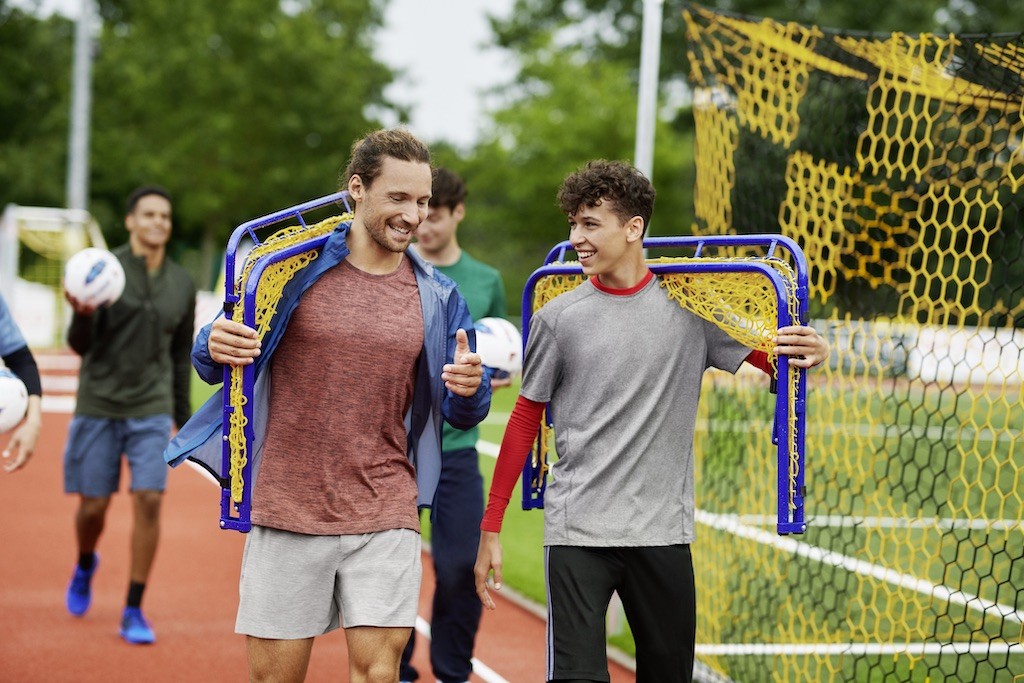 92.000 Sportvereine in Deutschland haben mit der REWE-Aktion "Scheine für Vereine" die Chance, kostenlos Prämien im Gesamtwert von 9 Millionen Euro zu erhalten. Foto (c): "obs/REWE Markt GmbH"