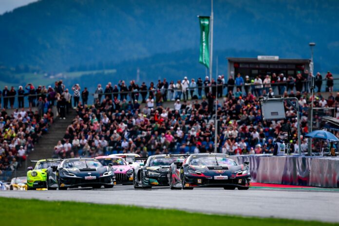 Thierry Vermeulen führte das Feld zunächst an und belegte am Ende Rang zwei Thierry Vermeulen führte das Feld zunächst an und belegte am Ende Rang zwei DTM, 13. + 14. Rennen Red Bull Ring by VKB-Bank 2025 - Foto: Gruppe C Photography
