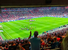 In Leipzig Live dabei Stadionkind Buedchenmicha mit einem herrlichen Blick aus dem 1. FC Köln Fanblock