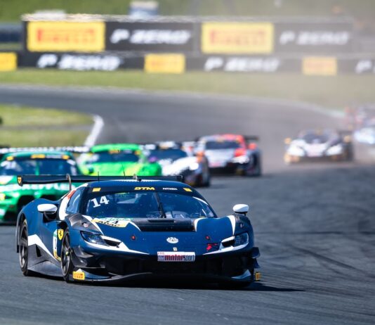 Jack Aitken liegt nur zwei Punkte hinter Tabellenführer Lucas Auer DTM, 1. + 2. Rennen Oschersleben 2025 - Foto: Gruppe C Photography #DTMOschersleben; #14 Ferrari 296 GT3, EMIL FREY RACING: Jack Aitken