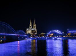 Die Rhein-Metropole Köln schläft nie. In der Stadt ist immer was los, fragt sich nur wo und wann genau.Foto Pixabay © felixberger
