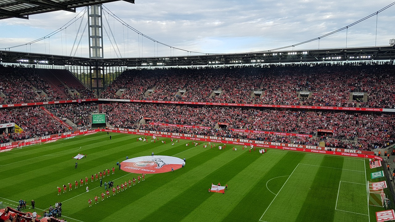 Wenn der 1. FCK seine Gegner in der ersten Bundesliga empfängt, ist das Stadion regelmäßig voll.Foto  Pixabay © billmann