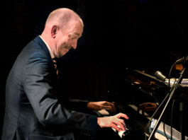 Chris Hopkins spielt im Altes Pfandhaus Foto @ Gerhard Richter Jazzfotograf Köln