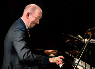 Chris Hopkins spielt im Altes Pfandhaus Foto @ Gerhard Richter Jazzfotograf Köln