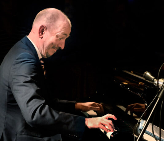 Chris Hopkins spielt im Altes Pfandhaus Foto @ Gerhard Richter Jazzfotograf Köln
