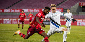 1. Fussball-Bundesliga 1. FC Koeln - DSC Arminia Bielefeld 31.01.2021 Emmanuel Dennis 1. FC Koeln, 43, Amos Pieper DSC Arminia Bielefeld, 2 1. Fussball-Bundesliga 1. FC Koeln - DSC Arminia Bielefeld im RheinEnergieSTADION in Koeln Nordrhein-Westfalen. FOTO: BEAUTIFUL SPORTS/WUNDERL/POOL