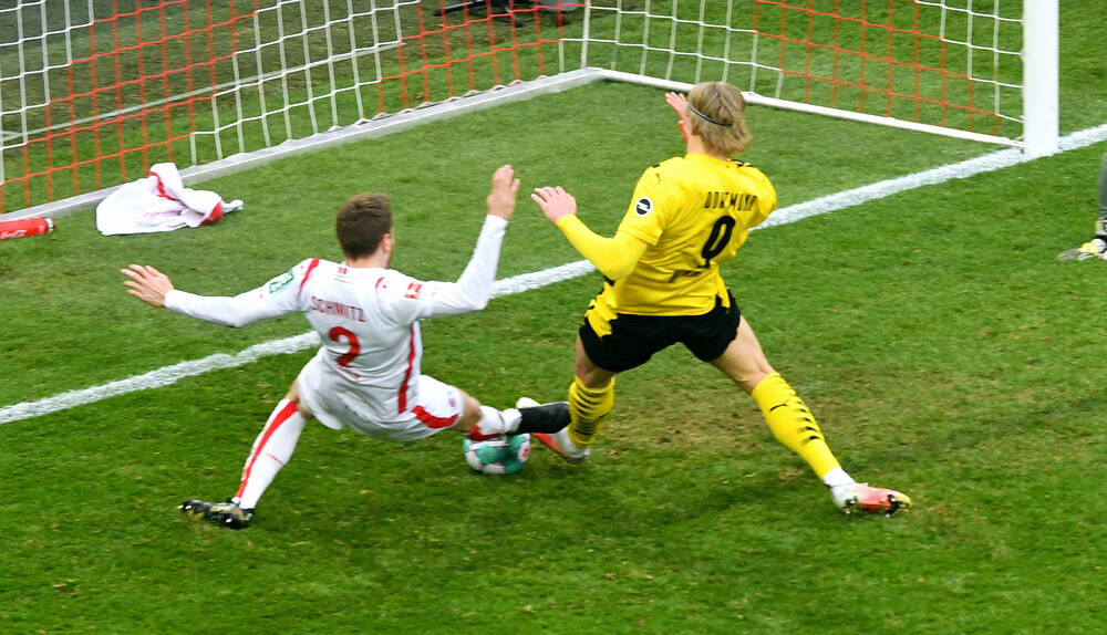 Haland BVB schießt den Ausgleich gegen den 1.FC Köln Foto(c)IMAGO / Uwe Kraft