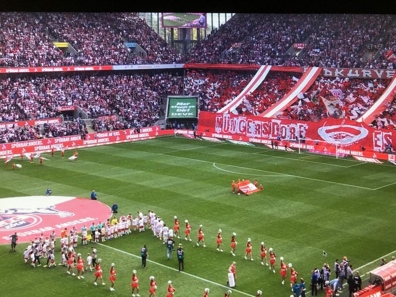 1.FC Köln gegen den FC Augsburg mit 3:2 Heimsieg