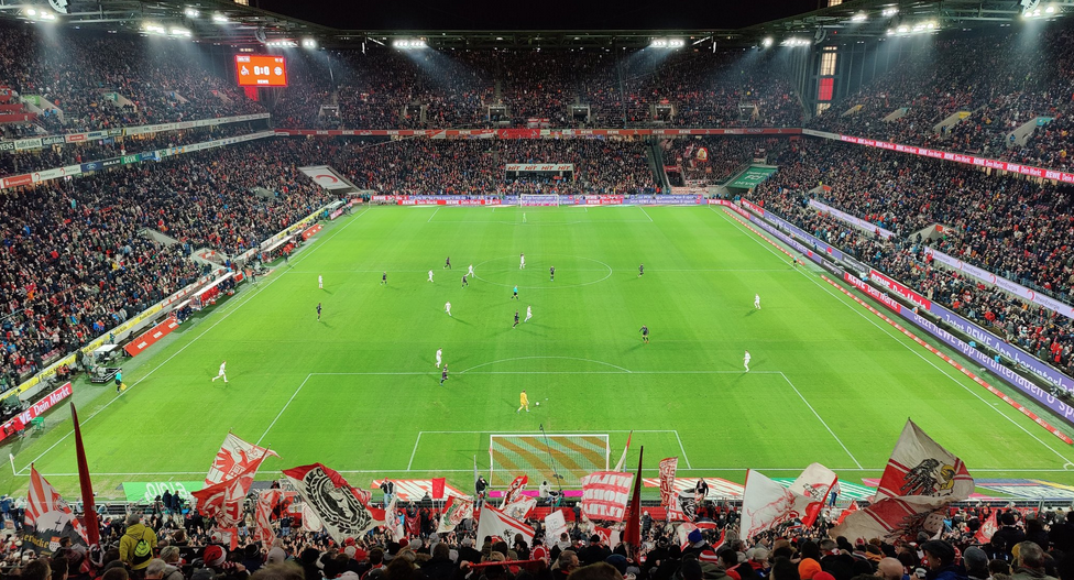 1. FC Köln gegen FC Bayern München Müngersdorf Foto Stadionkind @schoti75