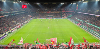 Foto BuedchenMichi live auf der Süd im Stadion bei 1. FC Köln gegen FC Bayern München