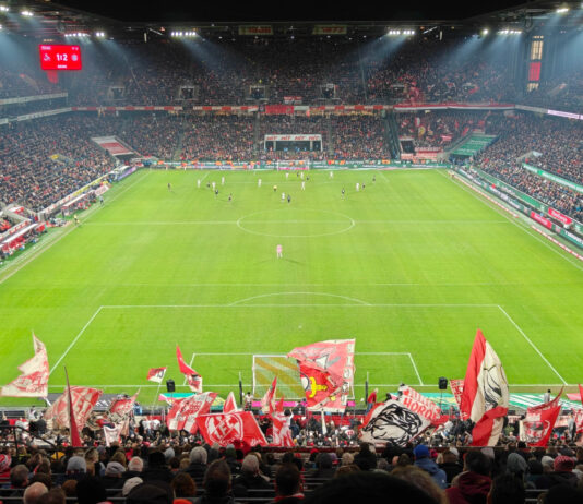 Foto BuedchenMichi live auf der Süd im Stadion bei 1. FC Köln gegen FC Bayern München