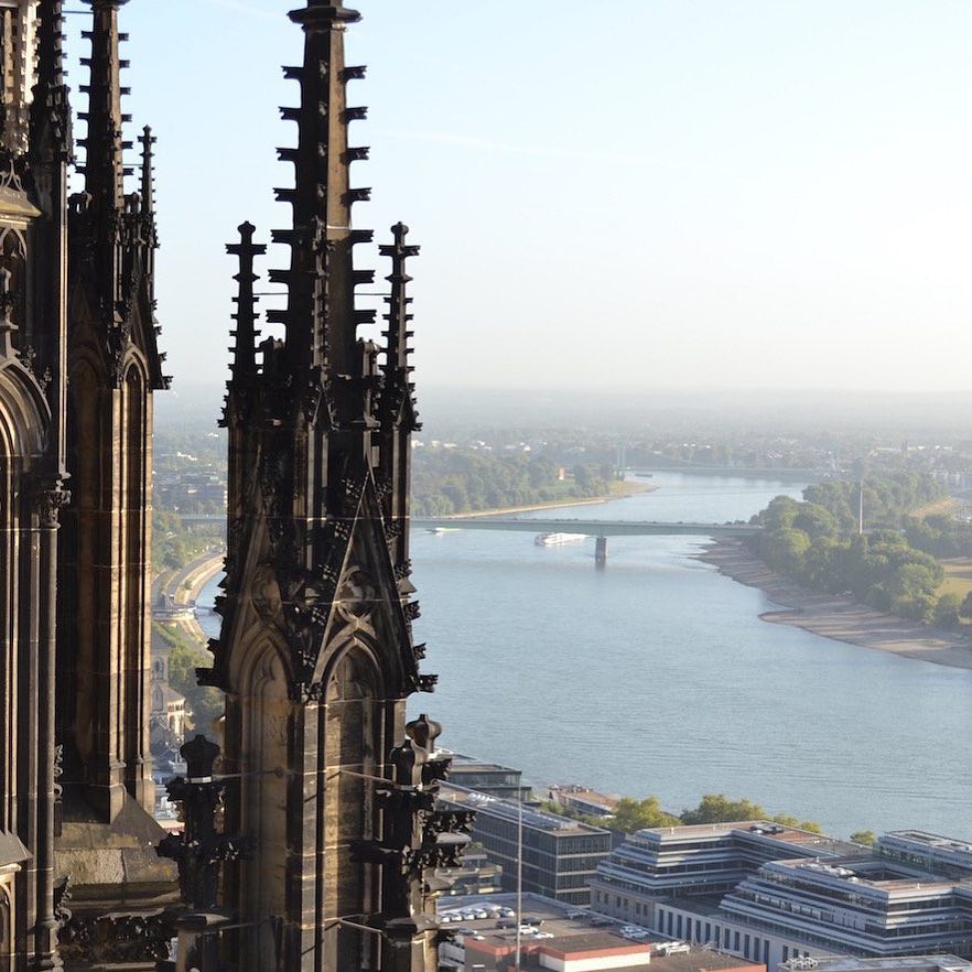 Besuch auf dem Kölner #Dom. Über den Dächern der Stadt #Köln mit Aussicht auf den #Rhein